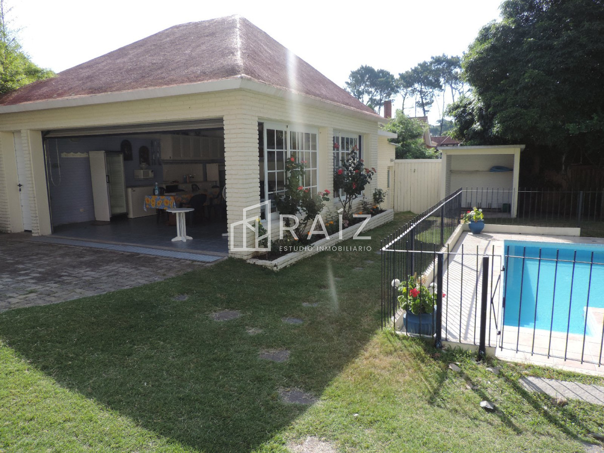 Casa ID.10524 - VENDO CASA DE 5 DORMITORIOS EN PUNTA DEL ESTE