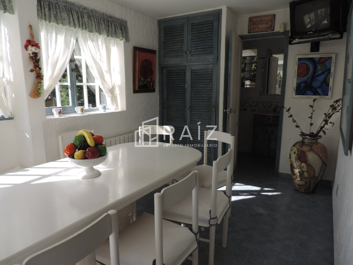 Casa ID.10524 - VENDO CASA DE 5 DORMITORIOS EN PUNTA DEL ESTE