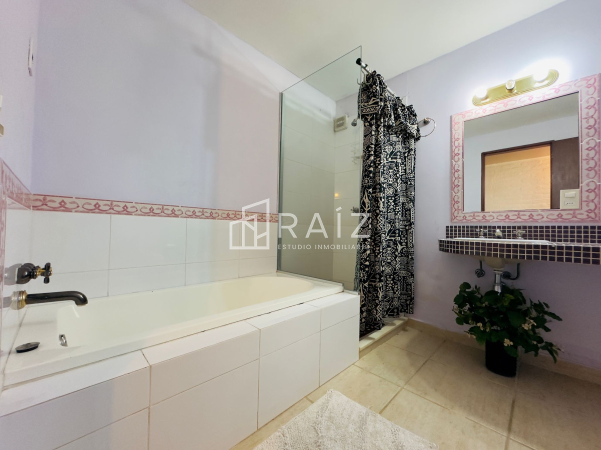 Casa ID.10517 - Casa en VENTA, 3 dormitorios, Punta del Este