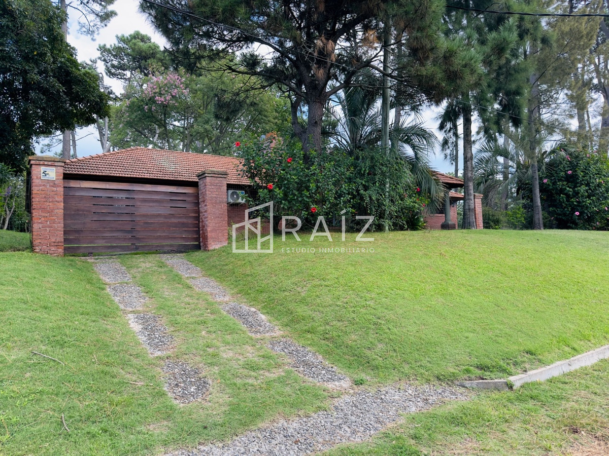 Casa ID.10517 - Casa en VENTA, 3 dormitorios, Punta del Este