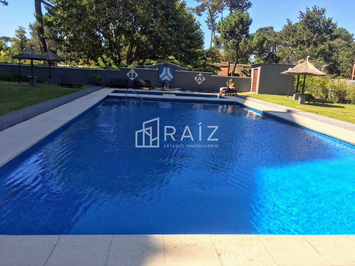 Apartamento ID.11685 - Alquiler y venta de apartamento de dos dormitorios en Punta del Este