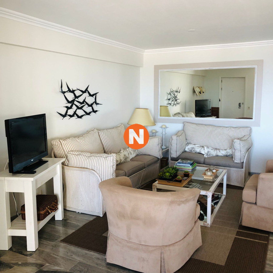 Apartamento Ref.223231 - Apartamento en venta de 3 dormitorios- Punta del Este