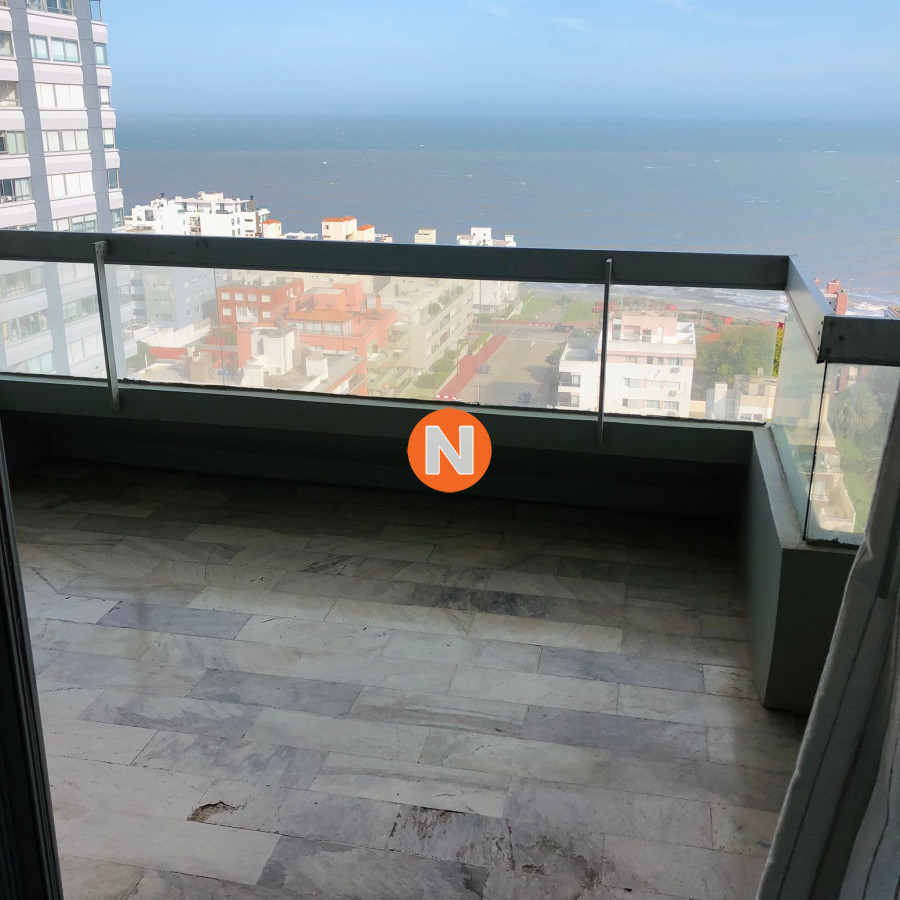 Apartamento Ref.223231 - Apartamento en venta de 3 dormitorios- Punta del Este