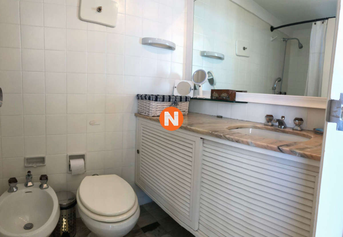Apartamento Ref.223231 - Apartamento en venta de 3 dormitorios- Punta del Este