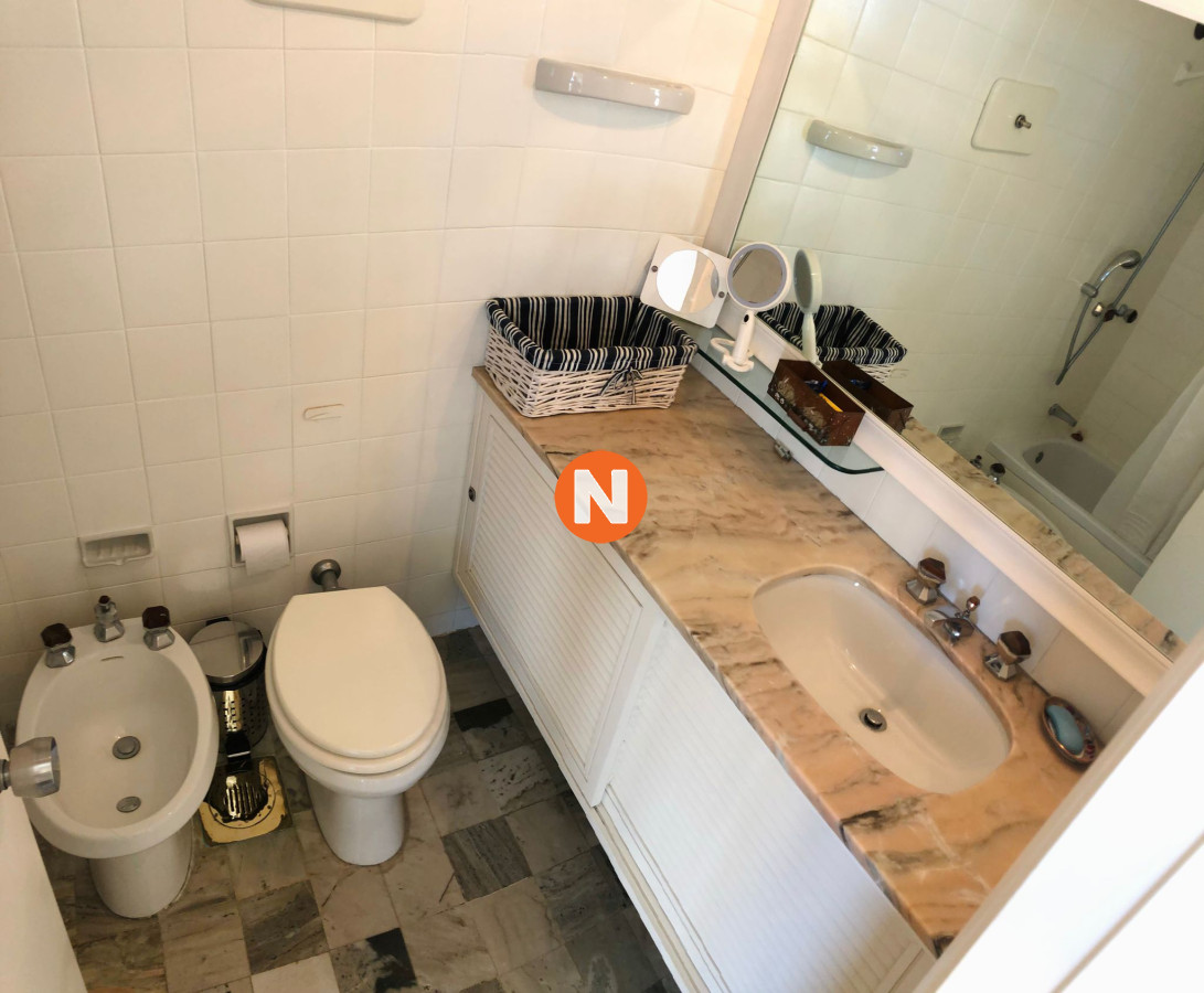 Apartamento Ref.223231 - Apartamento en venta de 3 dormitorios- Punta del Este