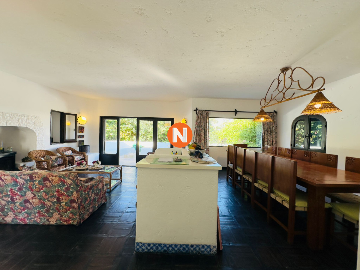 Casa Ref.226064 - Casa en VENTA, 50 metros de la playa brava, 4 dormitorios.