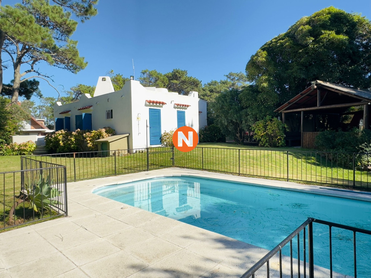 Casa Ref.226064 - Casa en VENTA, 50 metros de la playa brava, 4 dormitorios.