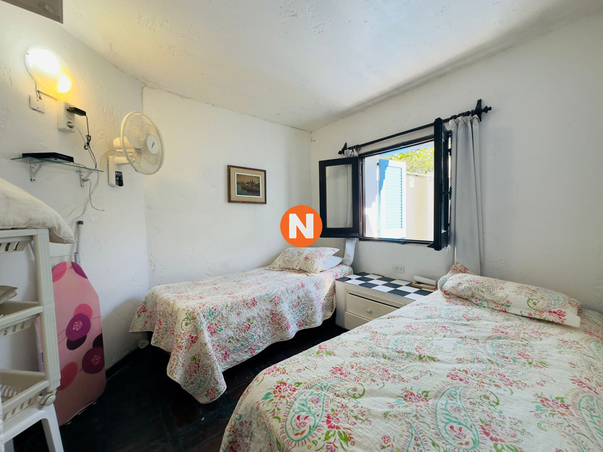 Casa Ref.226064 - Casa en VENTA, 50 metros de la playa brava, 4 dormitorios.