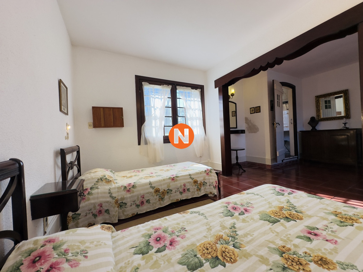 Casa Ref.223159 - Casa en venta yalquiler en playa mansa de 4 dormitorios en venta en Punta del Este