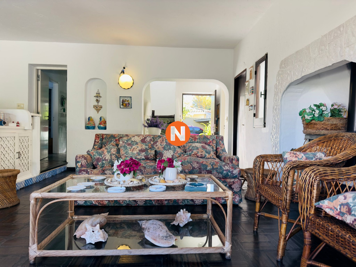 Casa Ref.226064 - Casa en VENTA, 50 metros de la playa brava, 4 dormitorios.