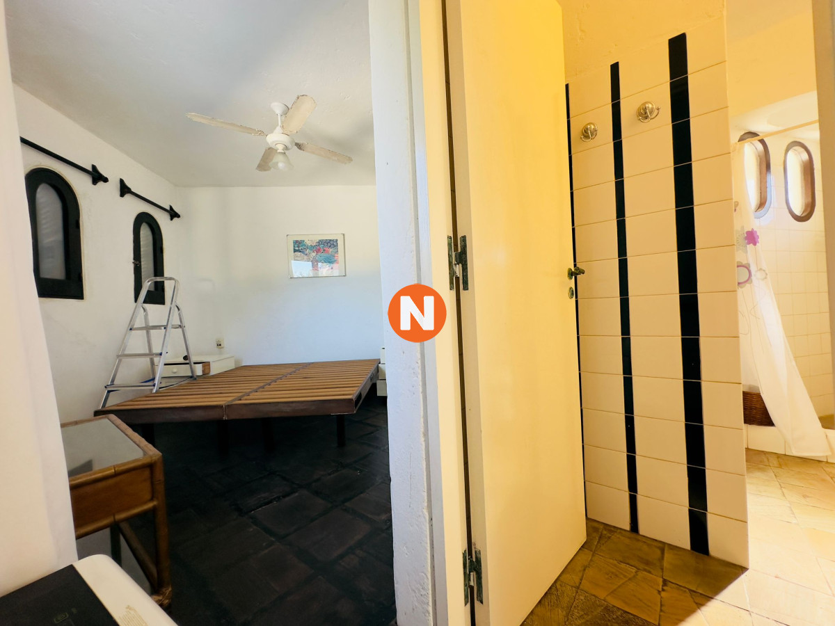 Casa Ref.226064 - Casa en VENTA, 50 metros de la playa brava, 4 dormitorios.