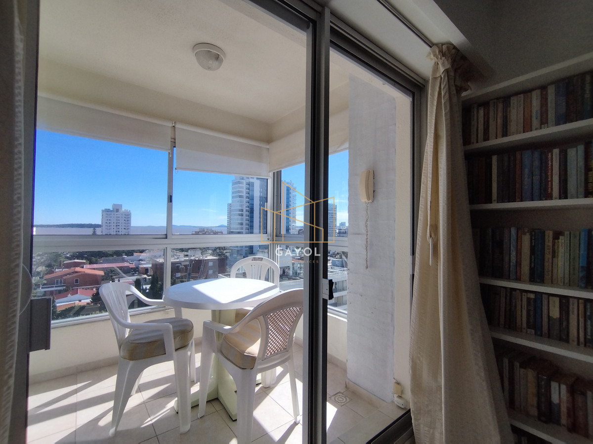 Apartamento ID.1104 - Alquiler y venta de apartamento de dos dormitorios en Punta del Este