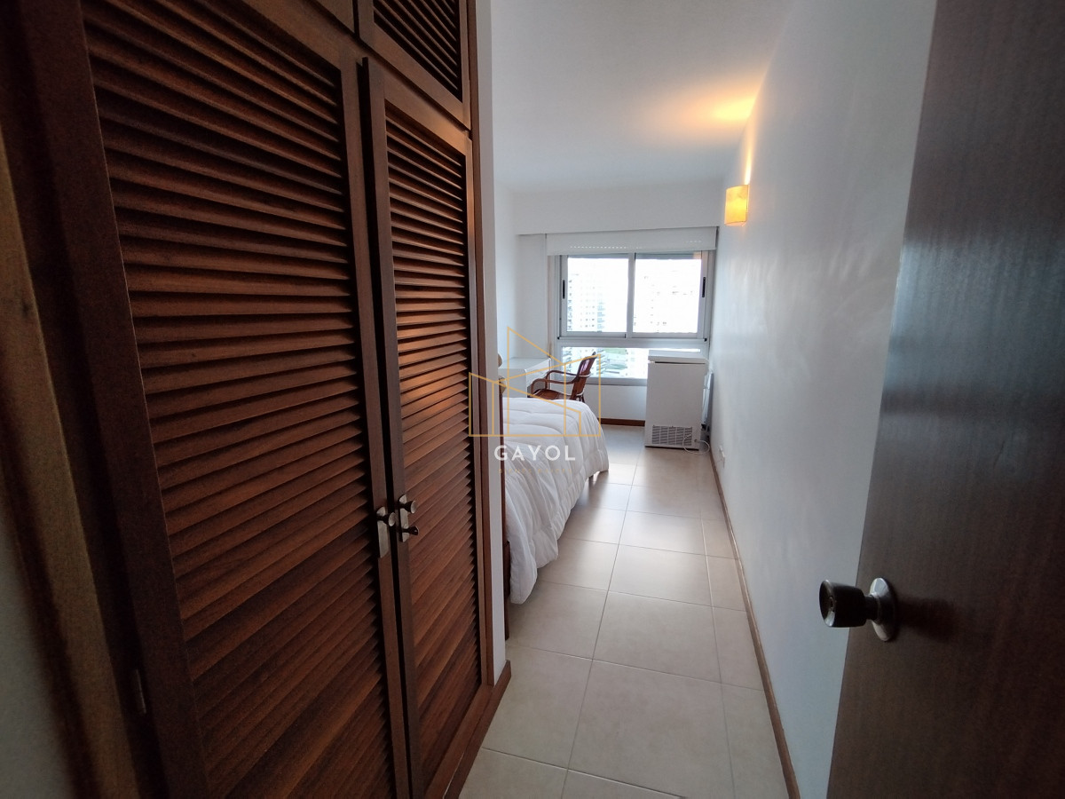 Apartamento ID.942 - Apartamento en venta frente a playa mansa