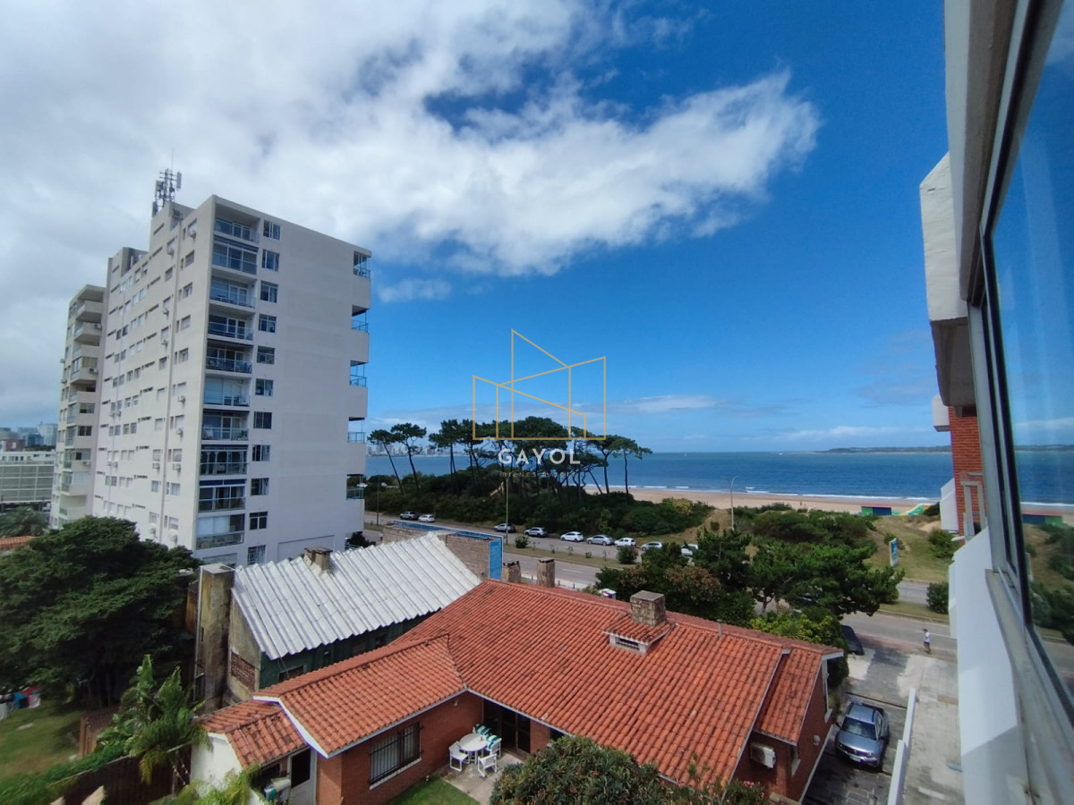 Apartamento ID.1111 - Apartamento de 1 dormitorio y medio en venta en primera linea playa Mansa