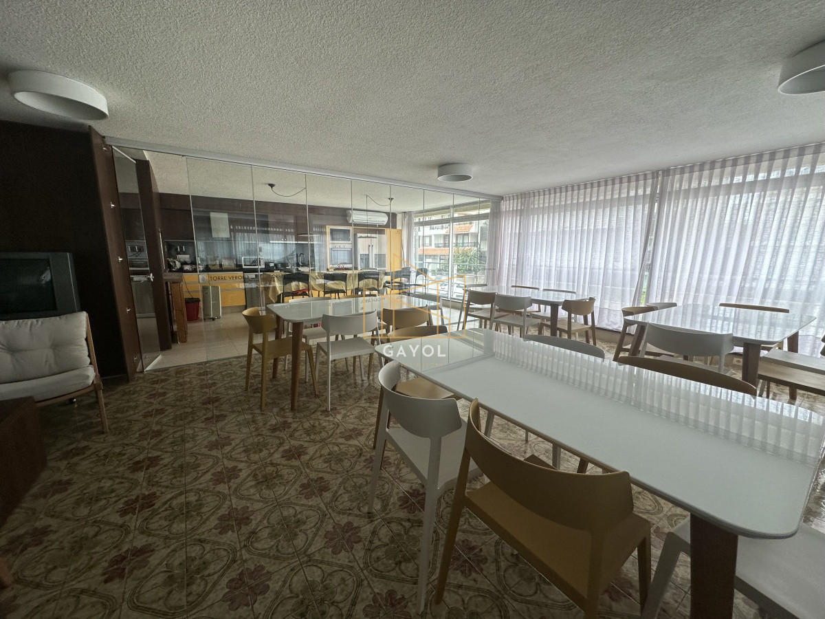 Apartamento ID.1112 - Apartamento en VENTA, 1 dormitorio, Península, Punta del Este.