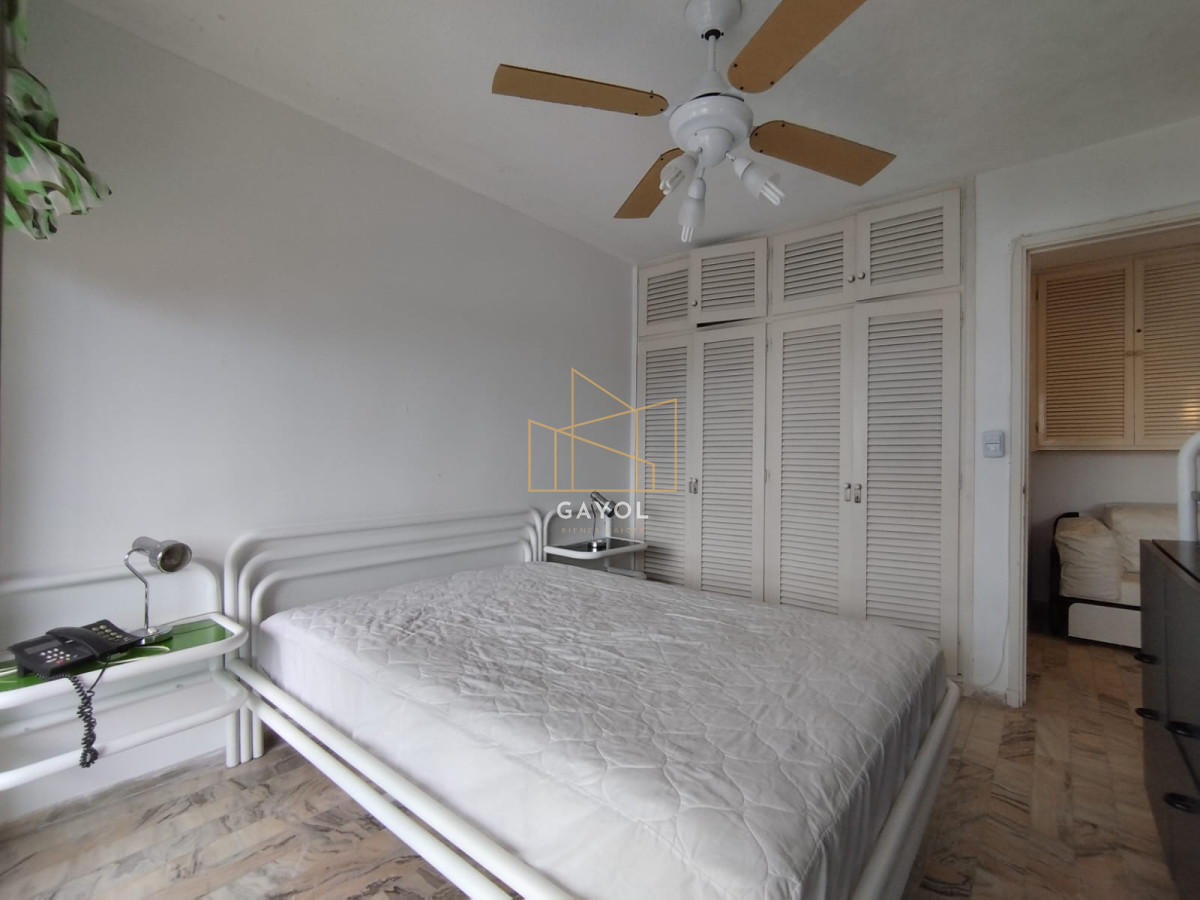 Apartamento ID.1111 - Apartamento de 1 dormitorio y medio en venta en primera linea playa Mansa