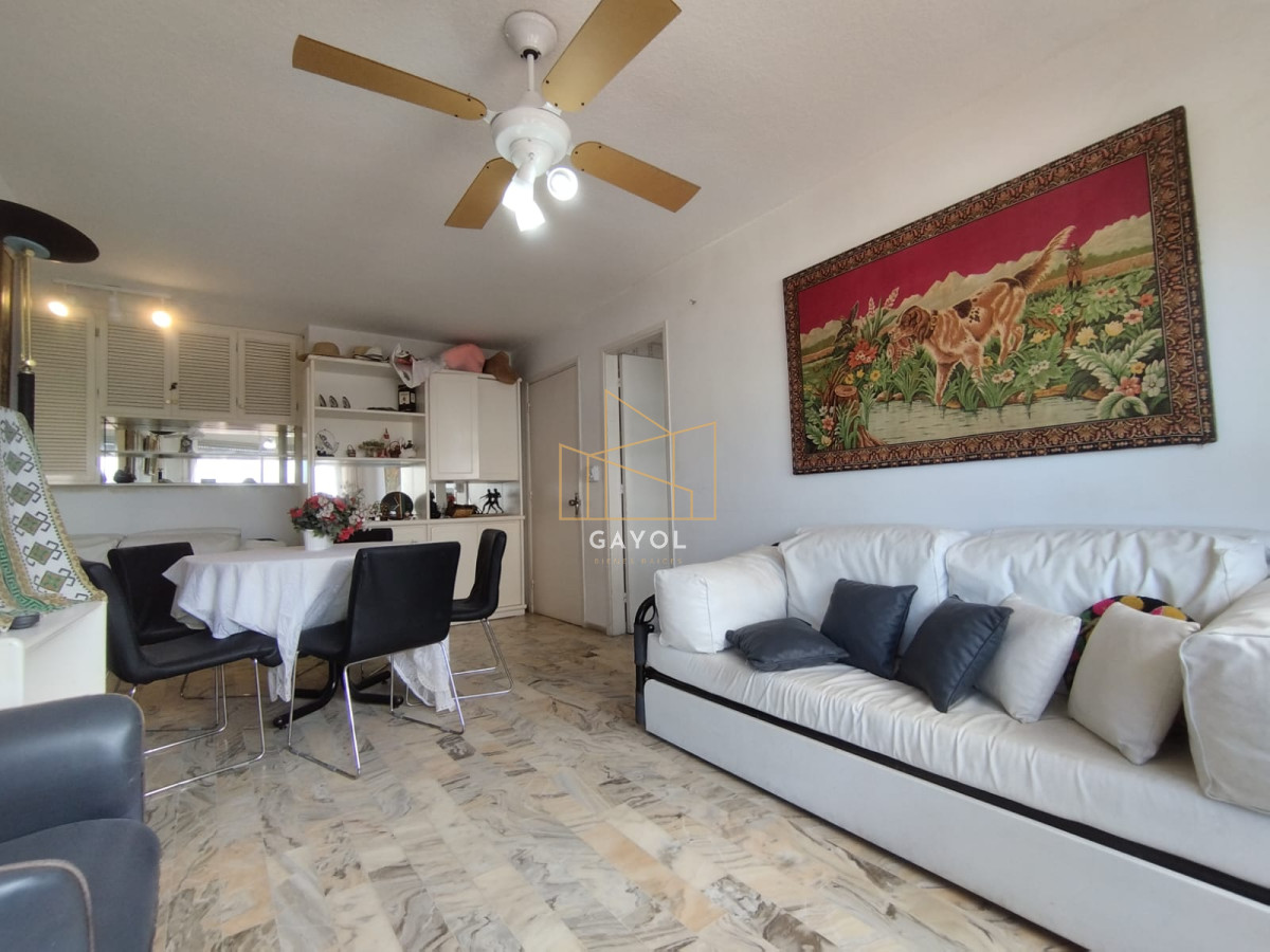 Apartamento ID.1111 - Apartamento de 1 dormitorio y medio en venta en primera linea playa Mansa