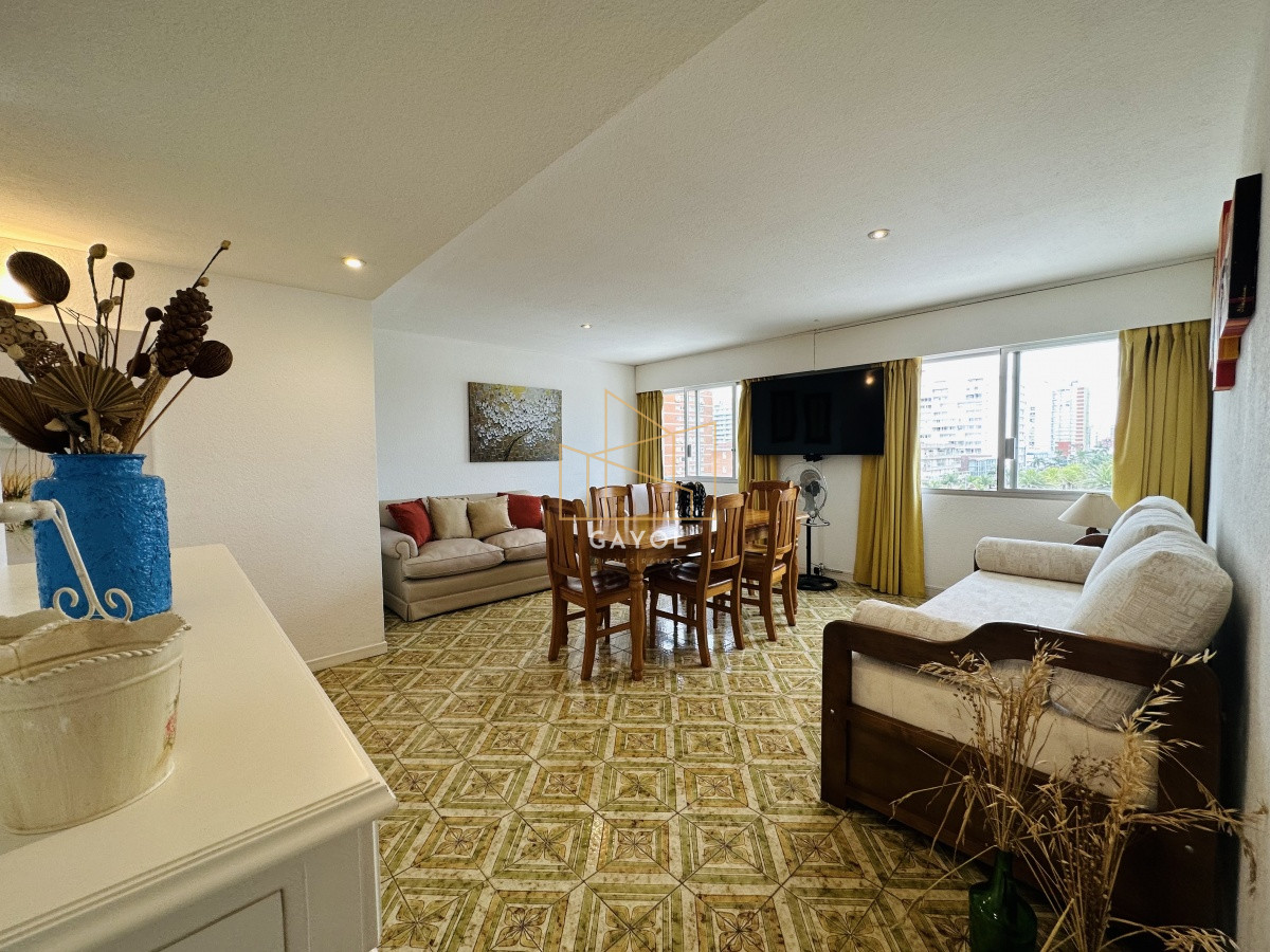 Apartamento ID.1112 - Apartamento en VENTA, 1 dormitorio, Península, Punta del Este.