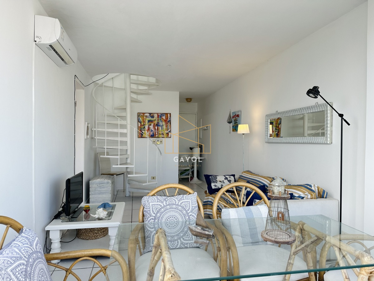 Apartamento ID.1105 -  Apartamento en Venta en Playa mansa Punta del Este