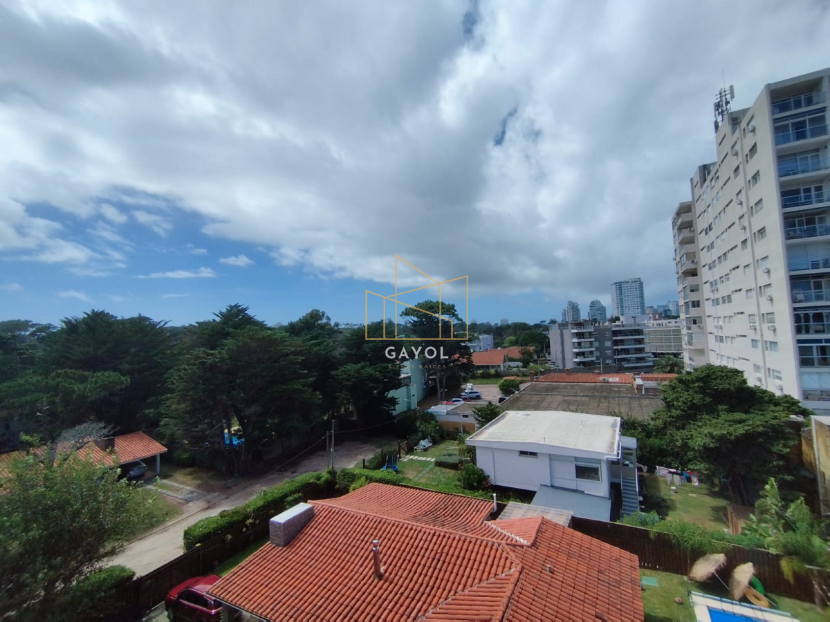 Apartamento ID.1111 - Apartamento de 1 dormitorio y medio en venta en primera linea playa Mansa