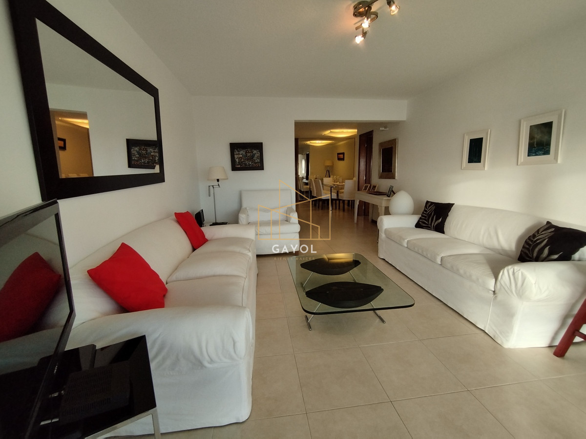 Apartamento ID.942 - Apartamento en venta frente a playa mansa