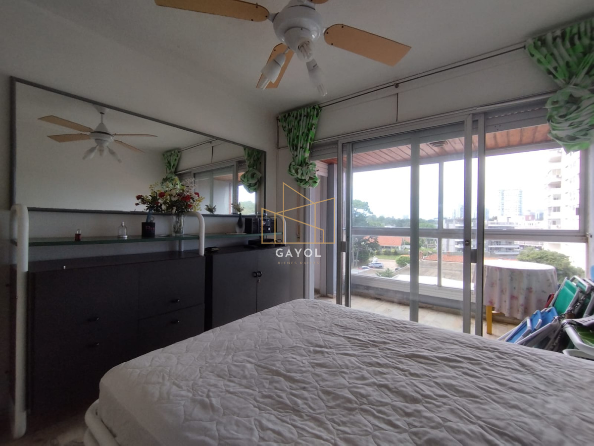 Apartamento ID.1111 - Apartamento de 1 dormitorio y medio en venta en primera linea playa Mansa