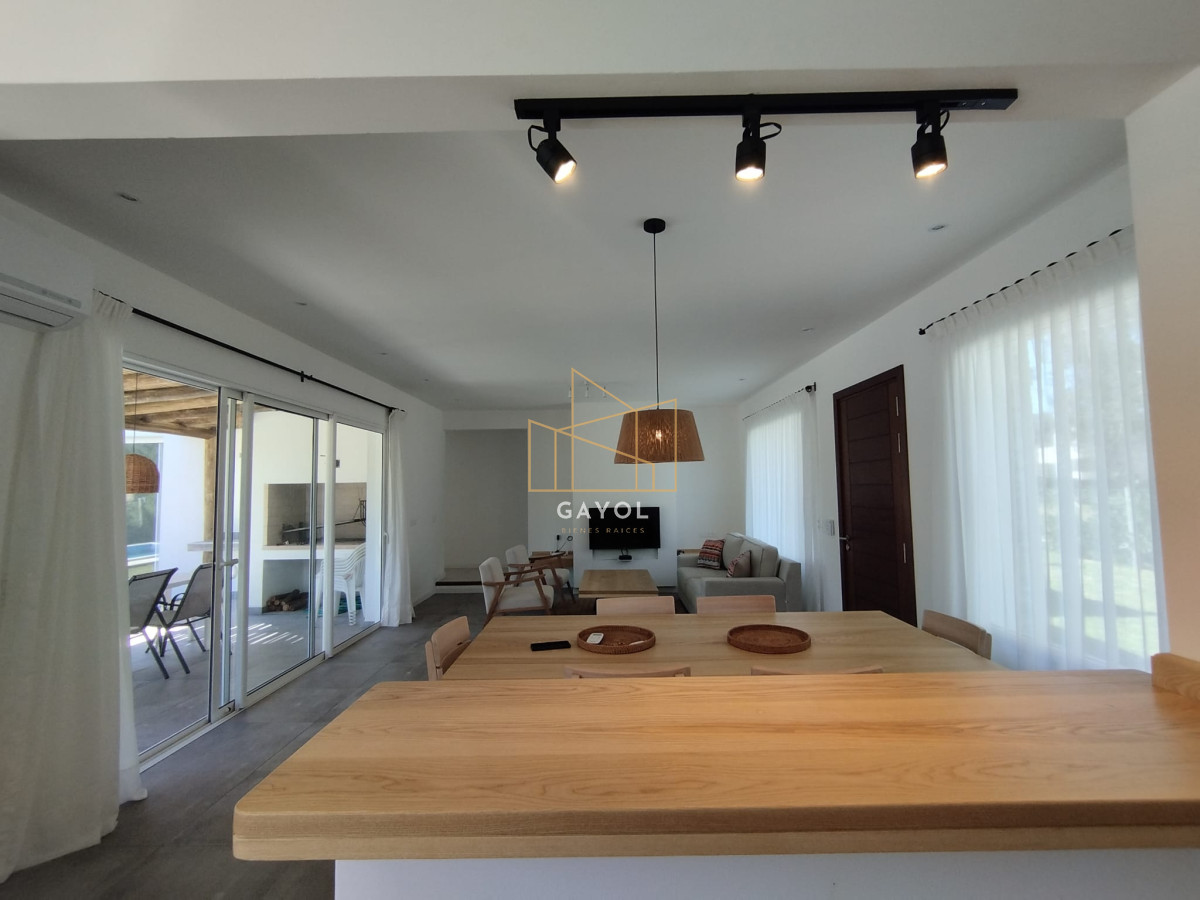 Casa ID.372 - Venta de Casa en la barra- Maldonado
