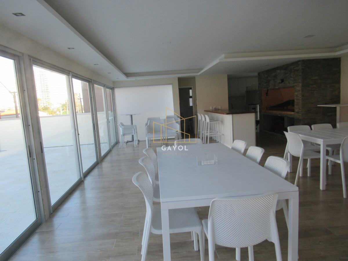Apartamento ID.1439 - Apartamento de 3 dormitorios en venta sobre playa mansa