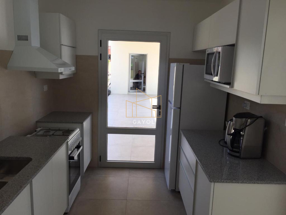Apartamento ID.945 - apartamento en venta  sobre playa mansa