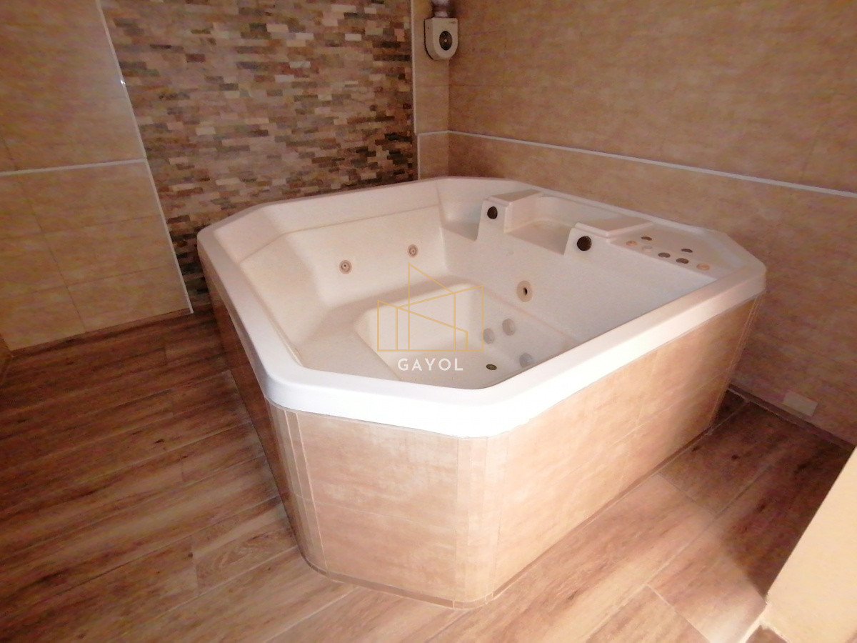 Apartamento ID.1104 - Alquiler y venta de apartamento de dos dormitorios en Punta del Este