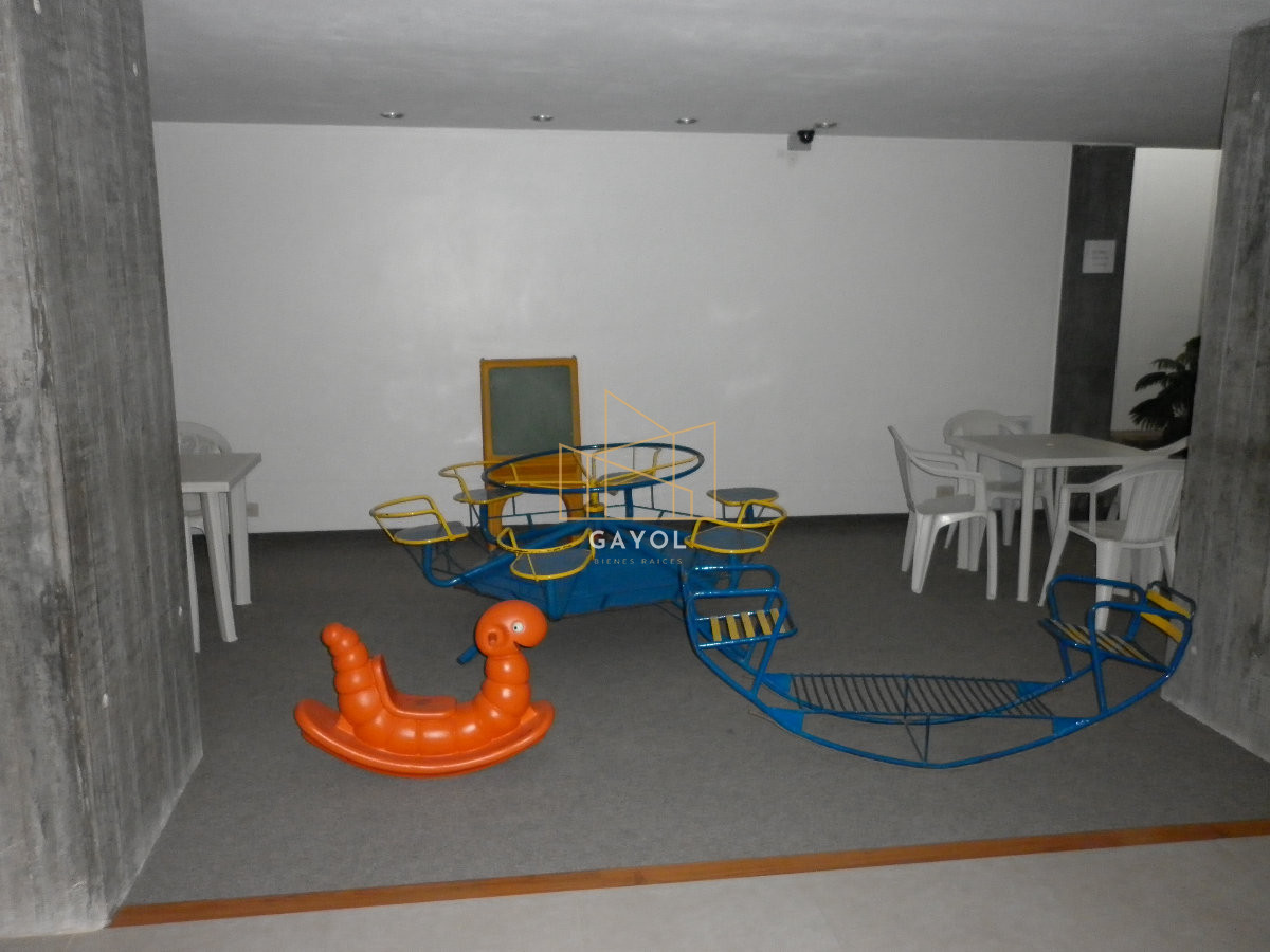 Apartamento ID.1439 - Apartamento de 3 dormitorios en venta sobre playa mansa