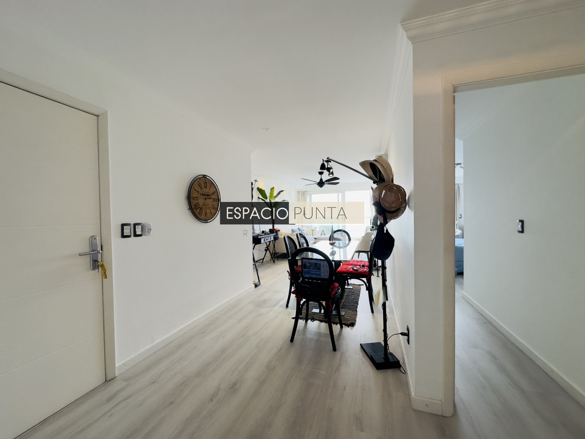 Apartamento ID.3833 - Venta de apartamento de 2 dormitorios Playa mansa con parrillero