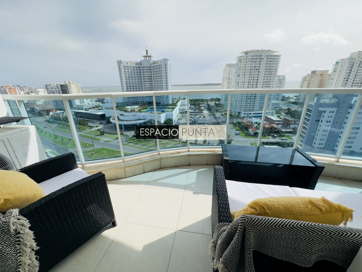 Apartamento ID.3833 - Venta de apartamento de 2 dormitorios Playa mansa con parrillero