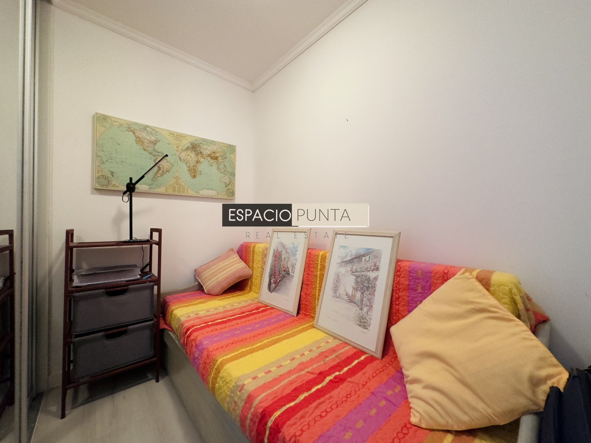 Apartamento ID.3833 - Venta de apartamento de 2 dormitorios Playa mansa con parrillero