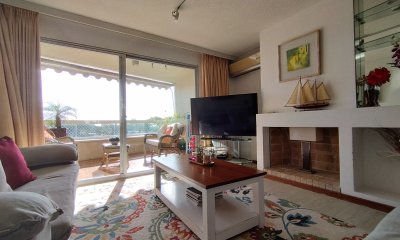 Apartamento de 3 dormitorios y dep en venta en Punta del Este