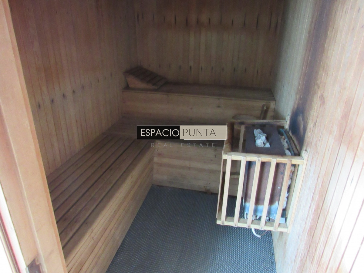 Apartamento ID.3831 - Apartamento en venta de dos dormitorios, Punta del Este.
