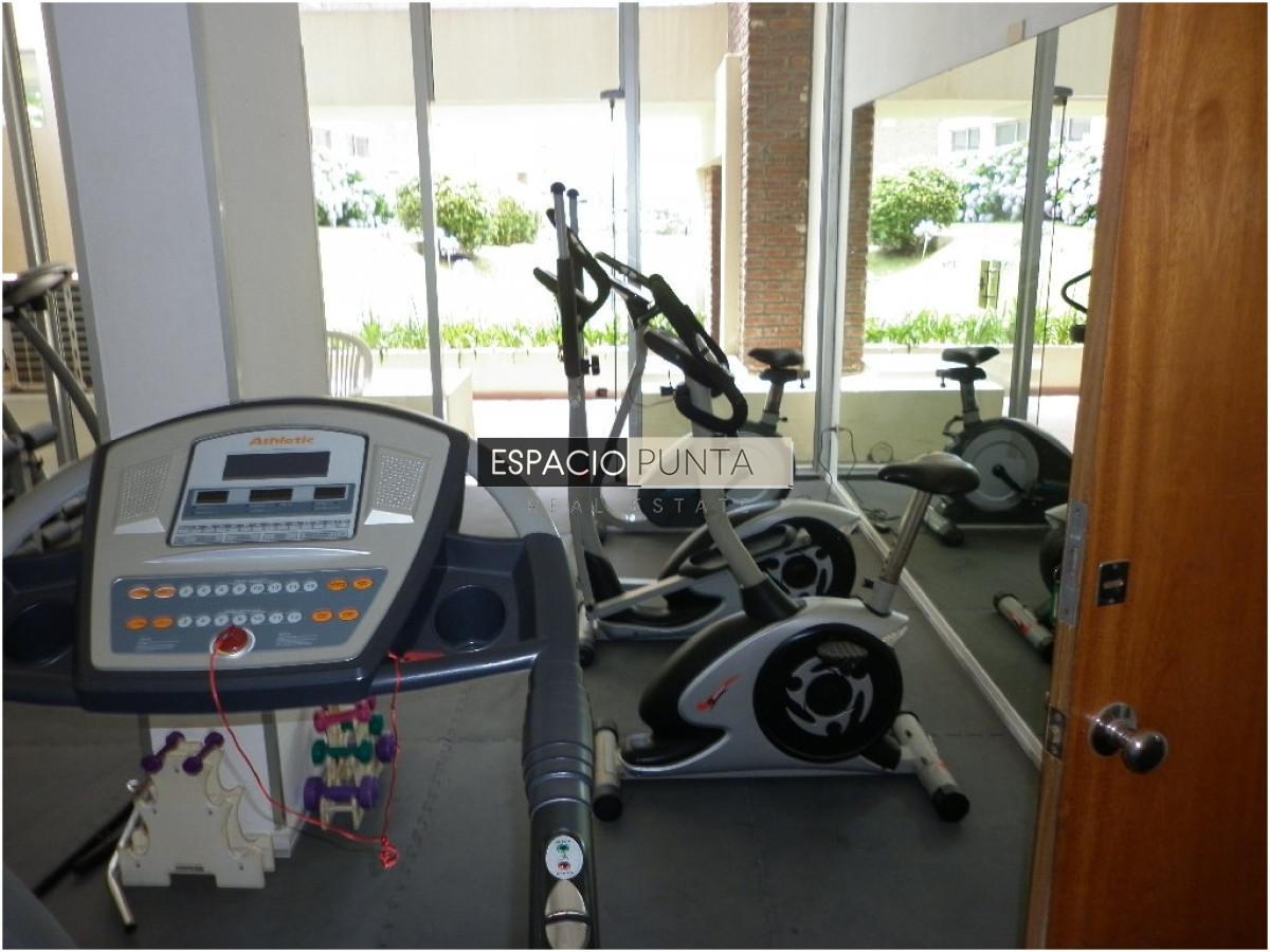 Apartamento ID.4753 - Apartamento en VENTA y alquiler, 3 dormitorios, 2 baños, reciclado.