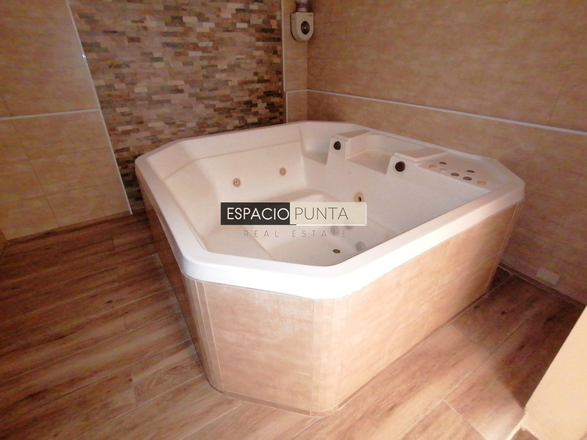 Apartamento ID.4753 - Apartamento en VENTA y alquiler, 3 dormitorios, 2 baños, reciclado.