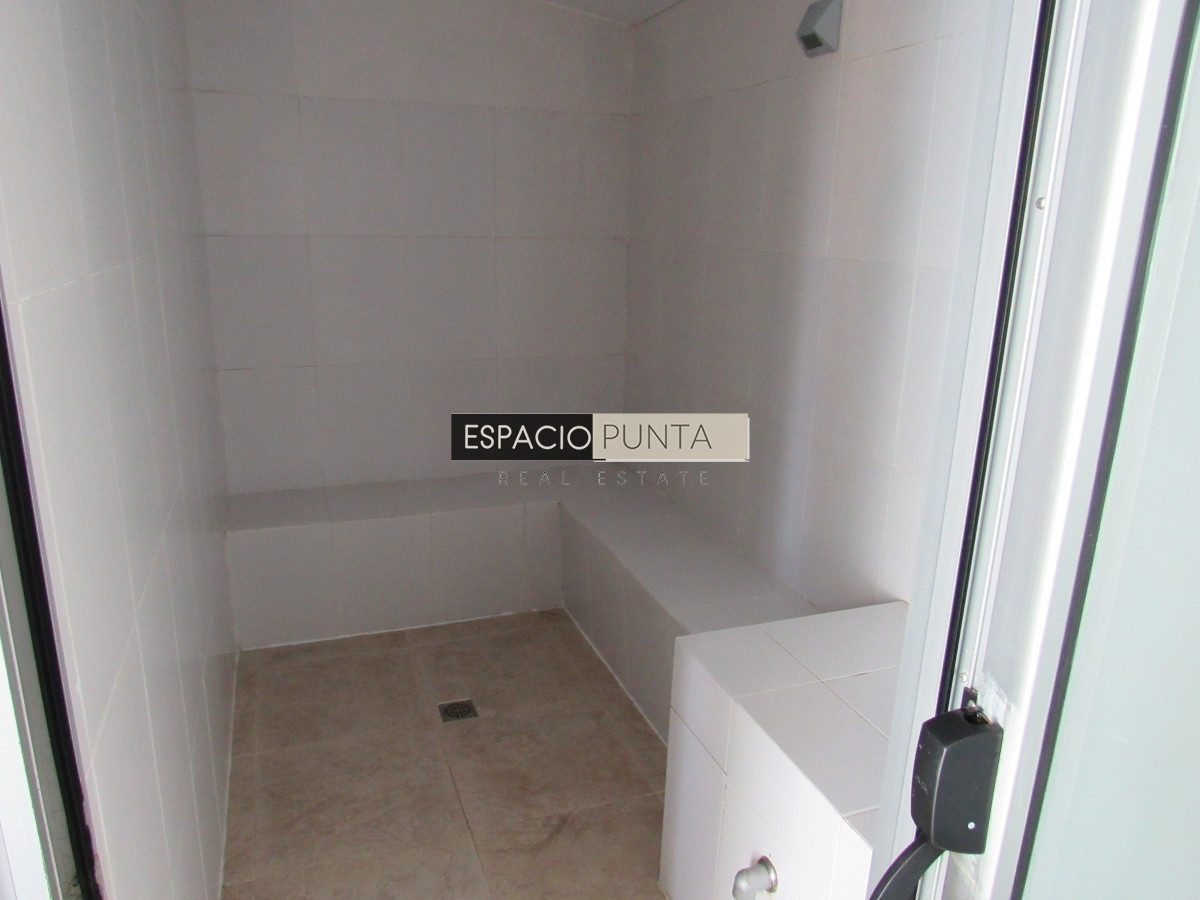 Apartamento ID.3831 - Apartamento en venta de dos dormitorios, Punta del Este.