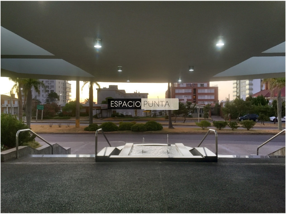 Apartamento ID.3831 - Apartamento en venta de dos dormitorios, Punta del Este.