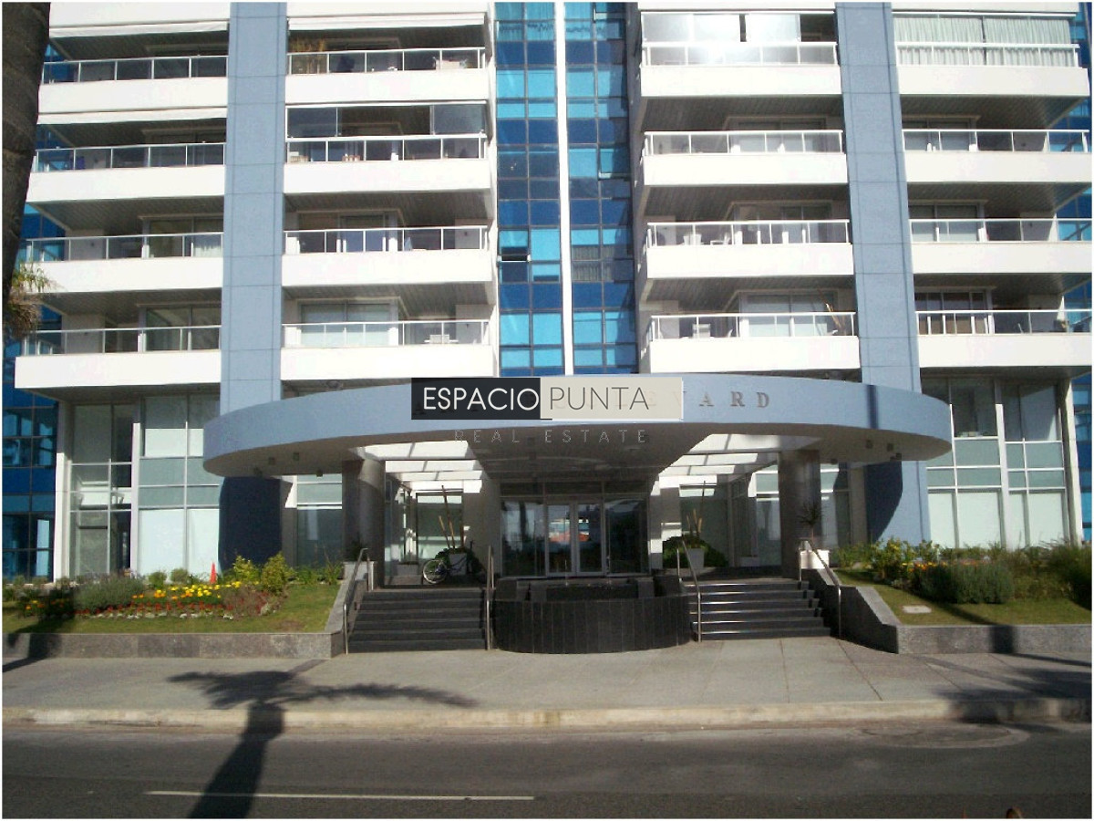 Apartamento ID.3831 - Apartamento en venta de dos dormitorios, Punta del Este.
