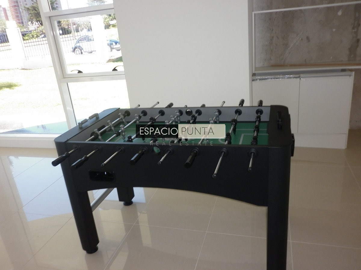 Apartamento ID.3833 - Venta de apartamento de 2 dormitorios Playa mansa con parrillero