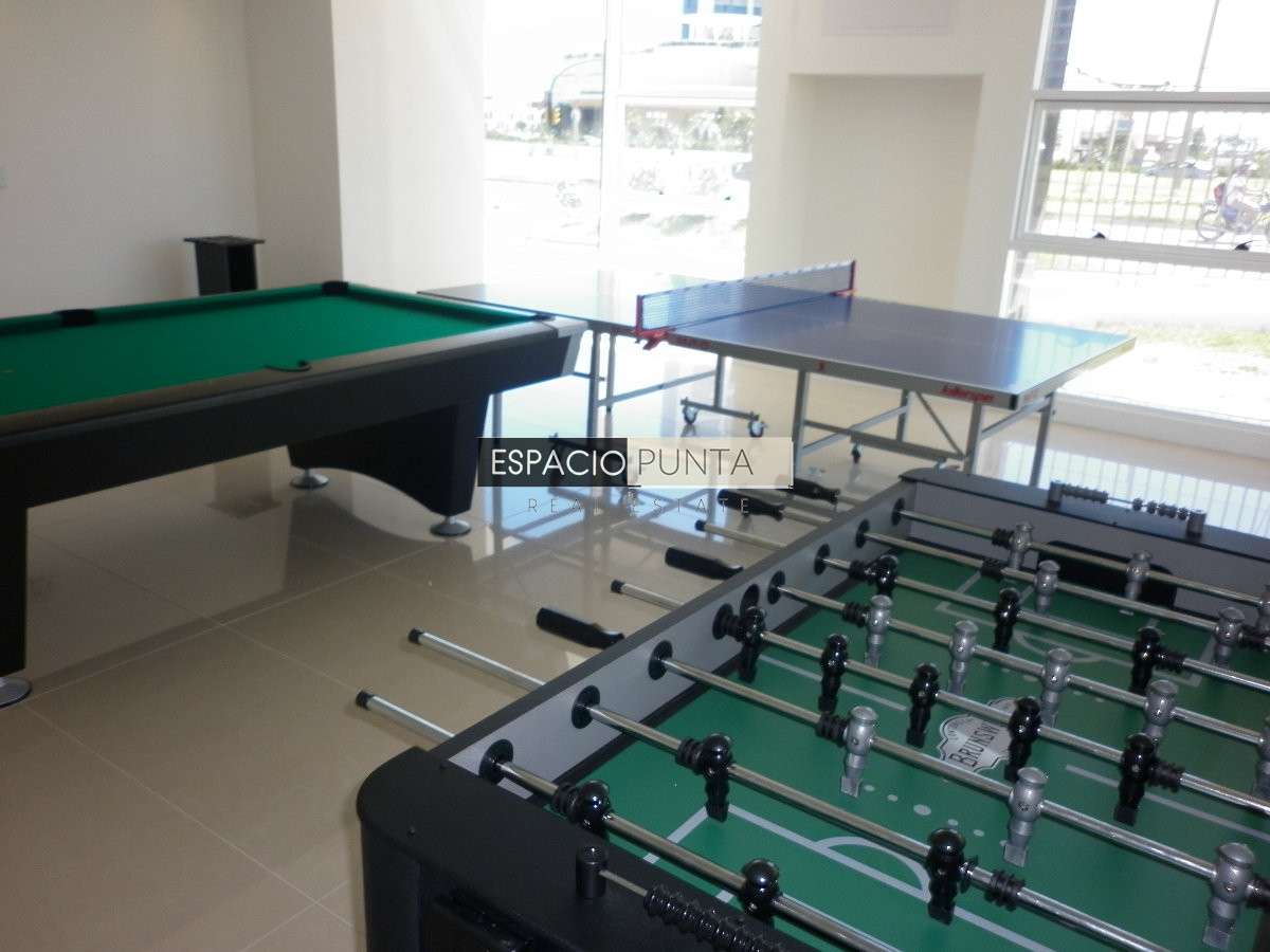 Apartamento ID.3833 - Venta de apartamento de 2 dormitorios Playa mansa con parrillero