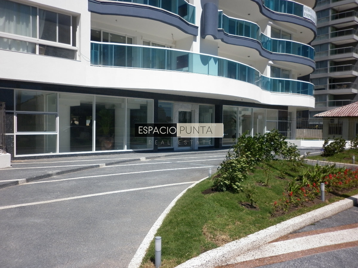 Apartamento ID.3833 - Venta de apartamento de 2 dormitorios Playa mansa con parrillero