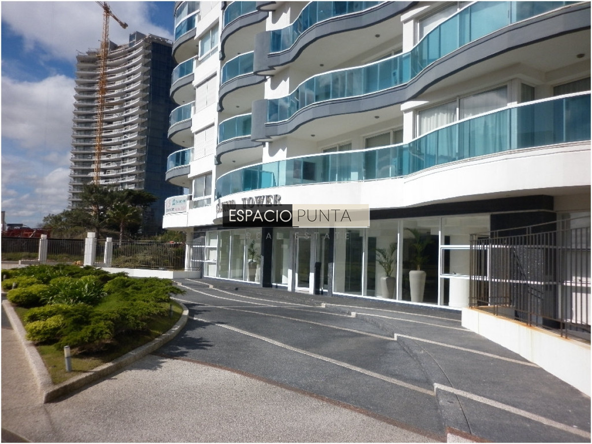 Apartamento ID.3833 - Venta de apartamento de 2 dormitorios Playa mansa con parrillero
