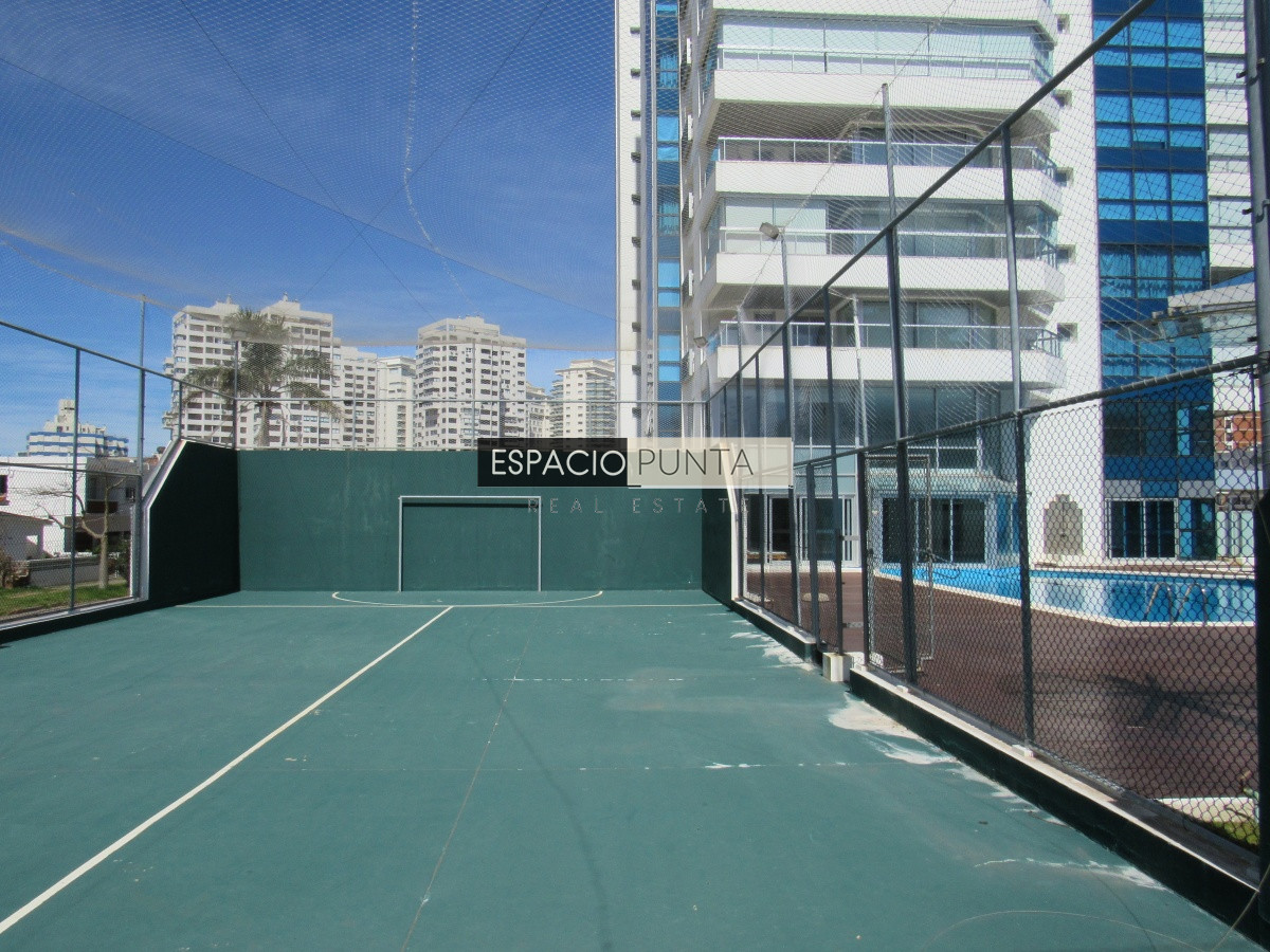 Apartamento ID.3831 - Apartamento en venta de dos dormitorios, Punta del Este.