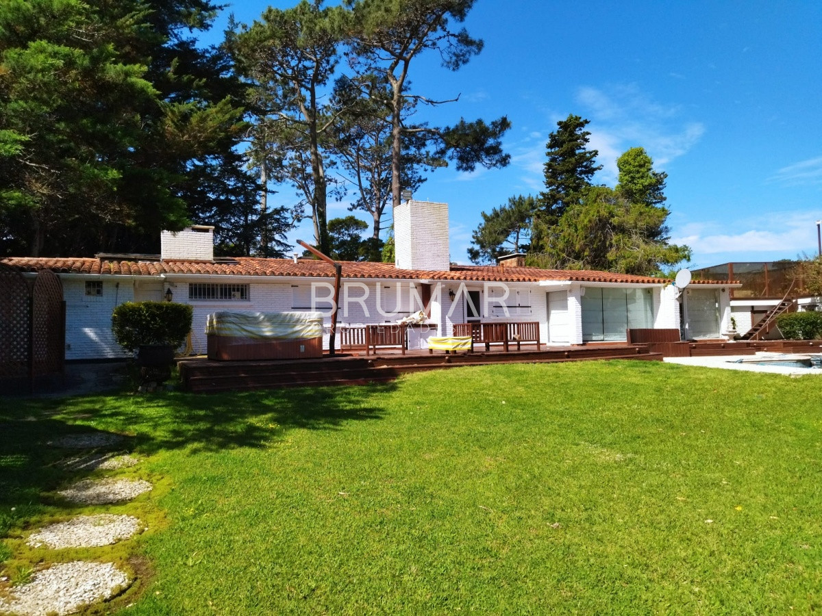 Casa ID.867 -  Casa en venta de 3 dormitorios en Punta del Este