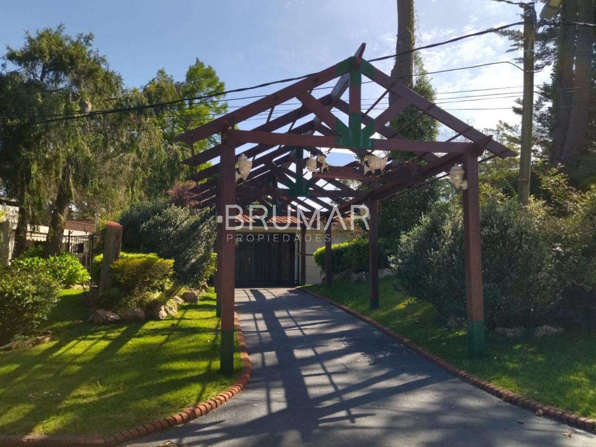 Casa ID.867 -  Casa en venta de 3 dormitorios en Punta del Este