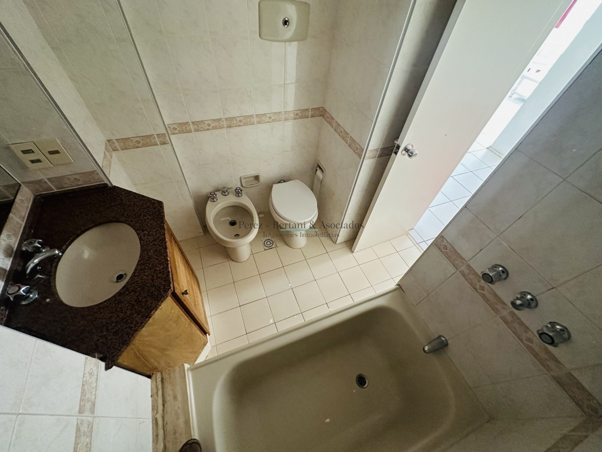 Apartamento ID.1140 - Alquiler y venta de apartamento de 1 dormitorio y medio en Punta del Este