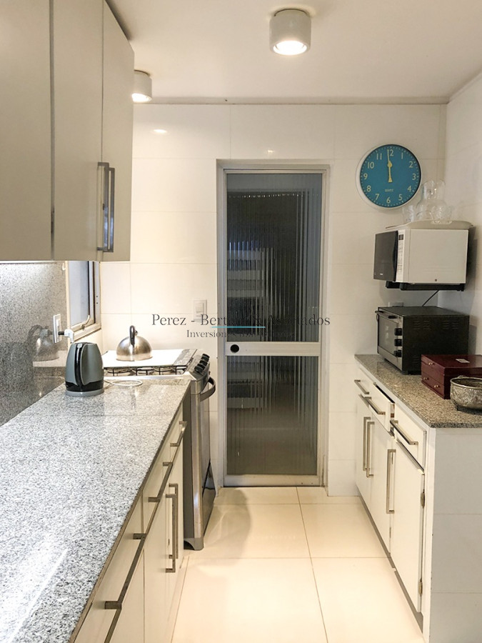 Apartamento ID.1022 - Apartamento En Venta Edificio Espigon Frente Al Puerto.